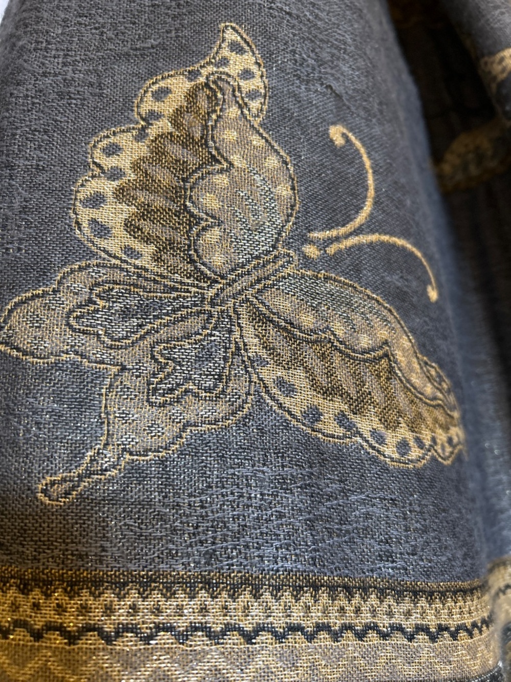 Pashmina - Picture 2 of 4